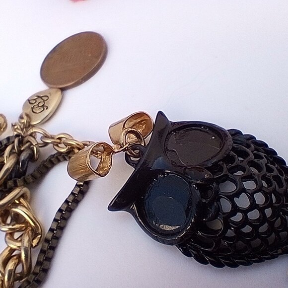 Cute Little Betsey Johnson Owl Charm Bracelet in Elaborate Box - Picture 3 of 4